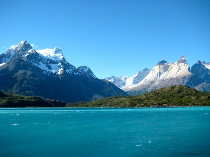 Los Cuernos over Lago Pehoe 