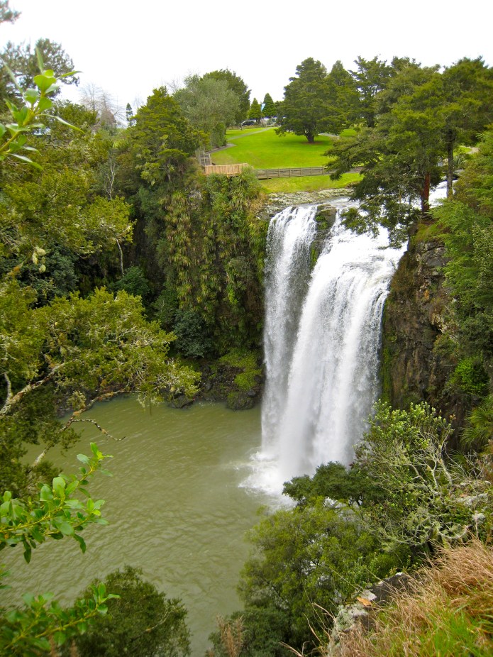 [whangeri falls]